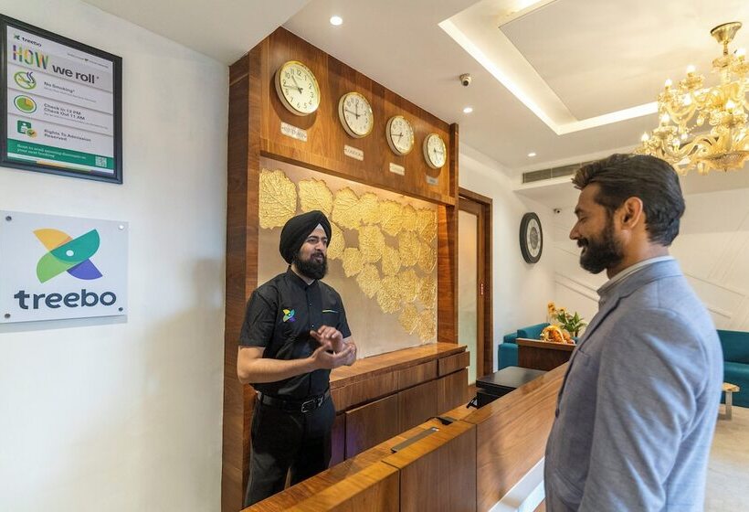 בית מלון כפרי Treebo Premium The Mustard Inn, Lawrence Road