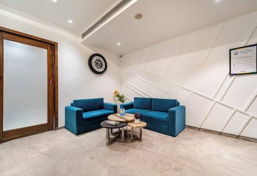 בית מלון כפרי Treebo Premium The Mustard Inn, Lawrence Road