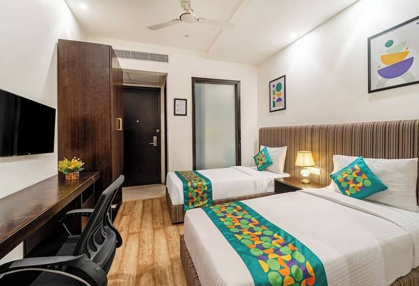 בית מלון כפרי Treebo Premium The Mustard Inn, Lawrence Road