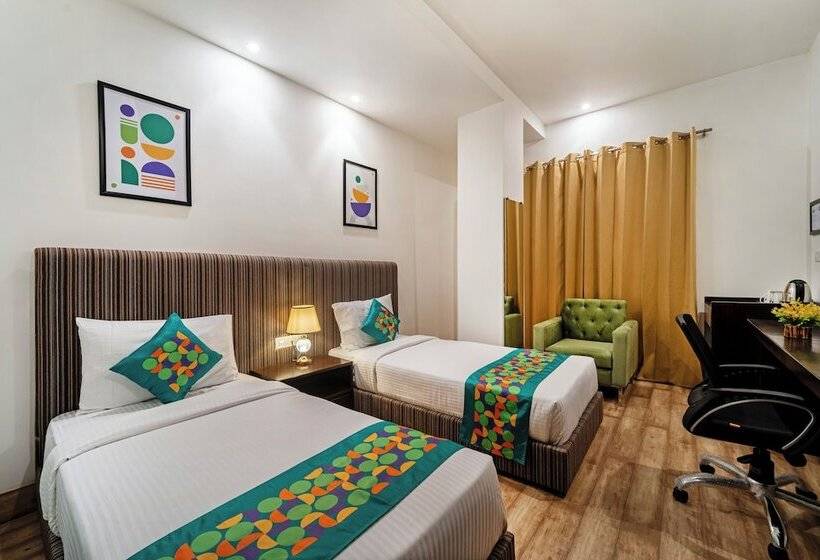 בית מלון כפרי Treebo Premium The Mustard Inn, Lawrence Road