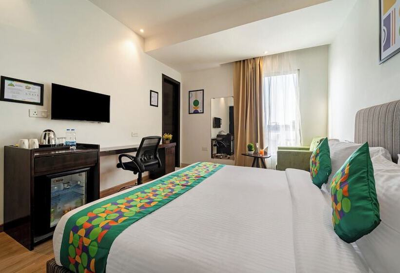 בית מלון כפרי Treebo Premium The Mustard Inn, Lawrence Road