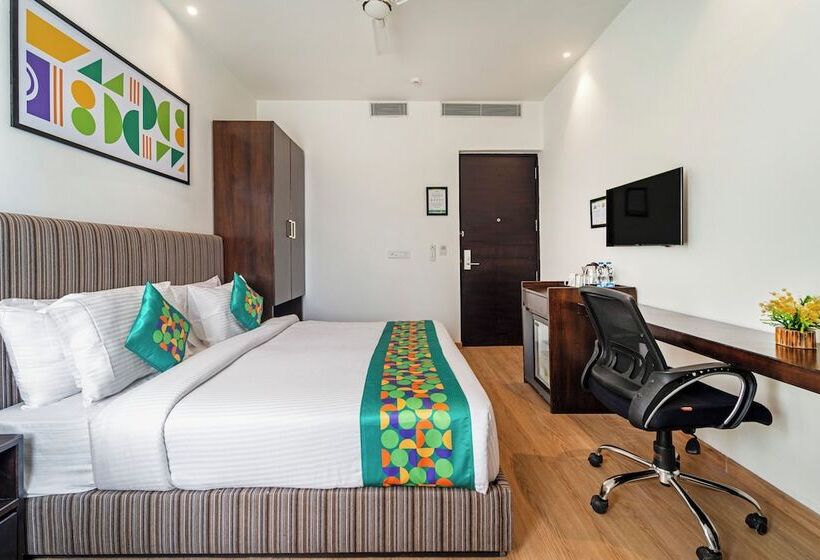 בית מלון כפרי Treebo Premium The Mustard Inn, Lawrence Road