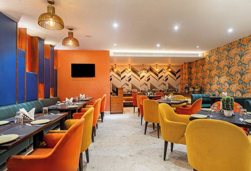 בית מלון כפרי Treebo Premium The Mustard Inn, Lawrence Road