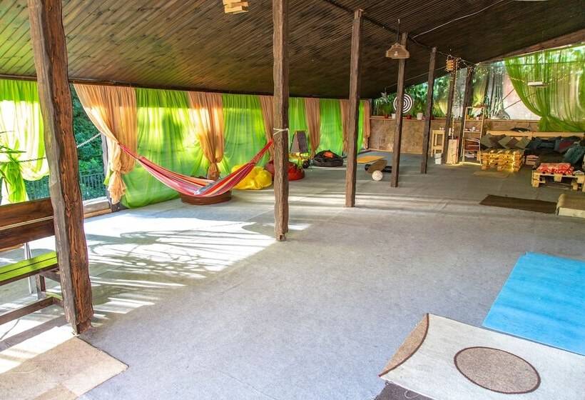 Art Hotel Yolki   Hostel