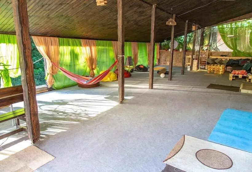 Art Hotel Yolki   Hostel