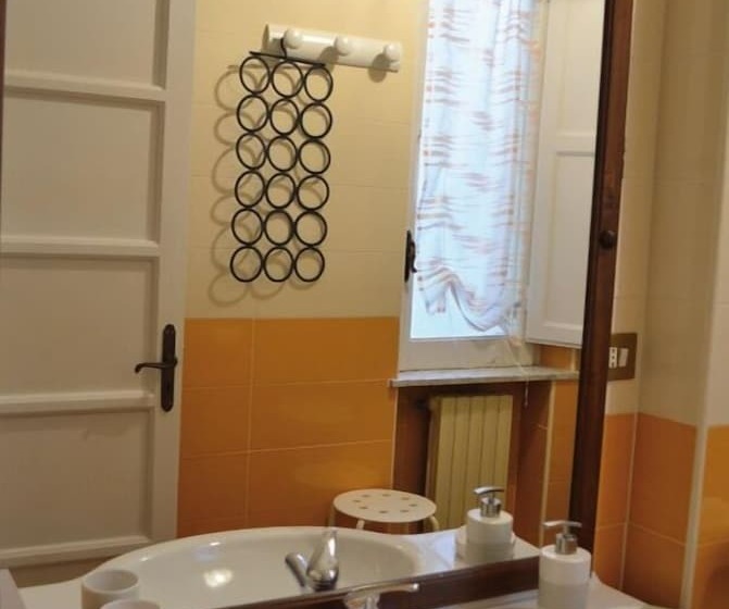 هتل B&b Monica's House