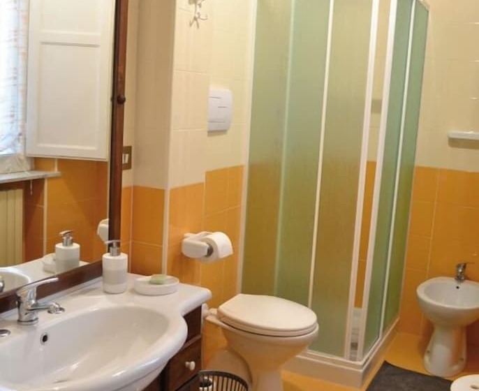 هتل B&b Monica's House