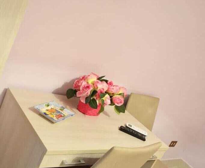 هتل B&b Monica's House