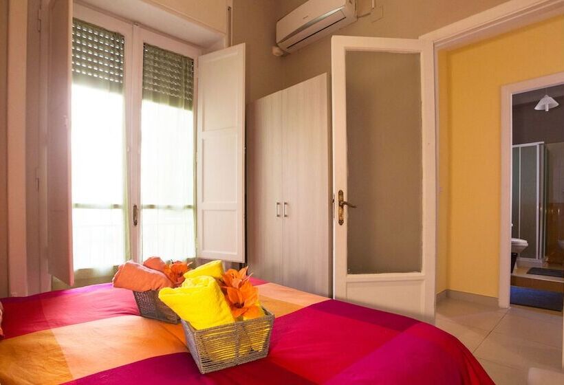 هتل B&b Monica's House