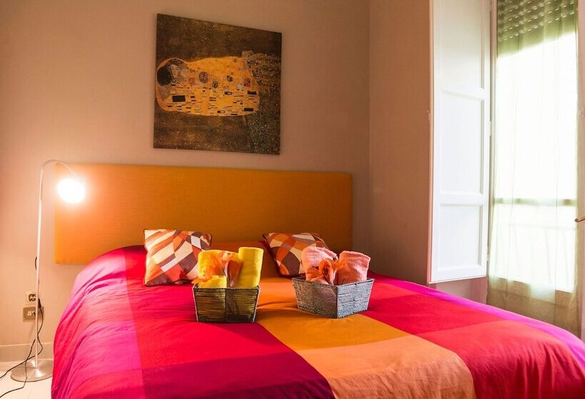 هتل B&b Monica's House