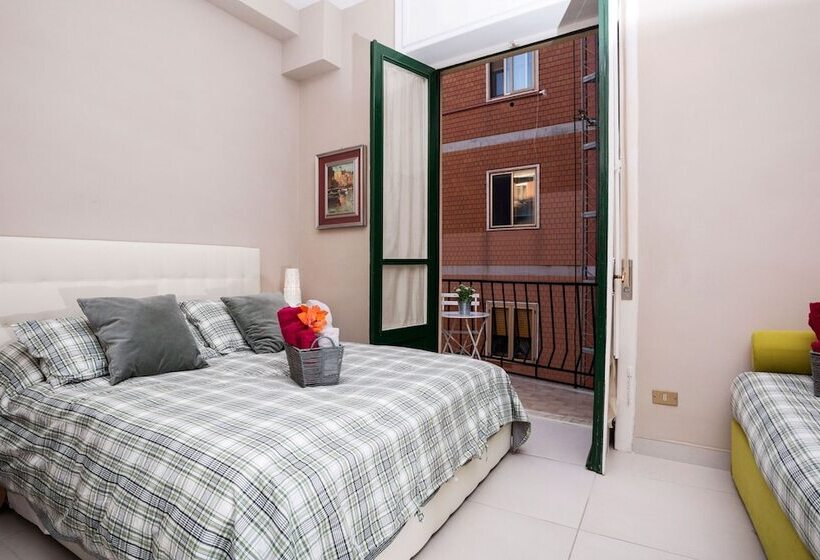 هتل B&b Monica's House