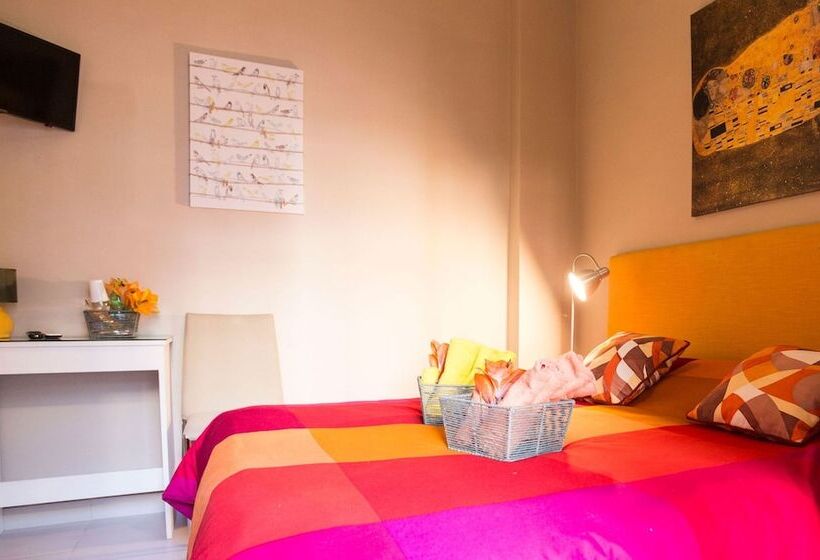 هتل B&b Monica's House