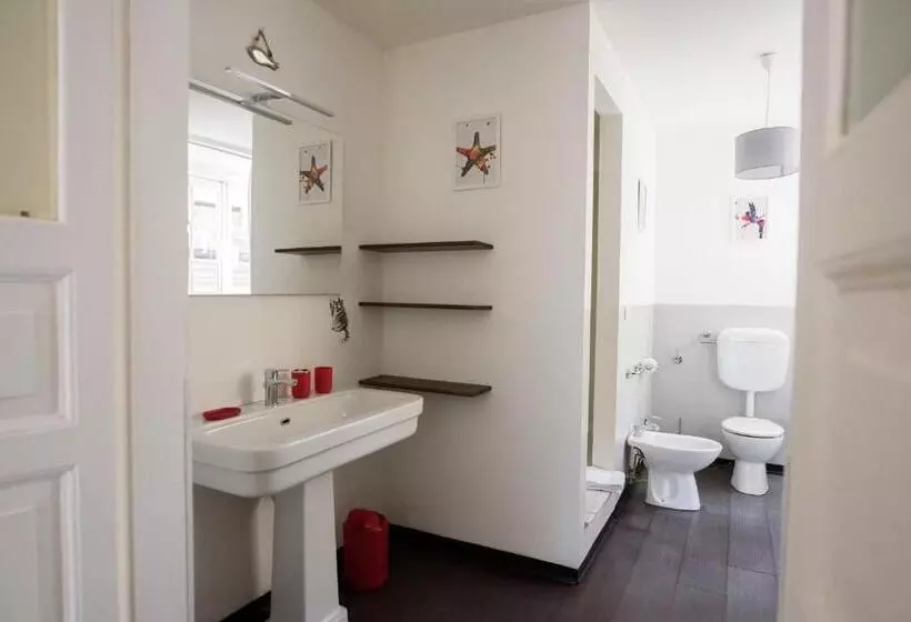 Hotelli B&b Piccoli Leoni