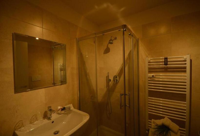 هتل B&b Room Italy