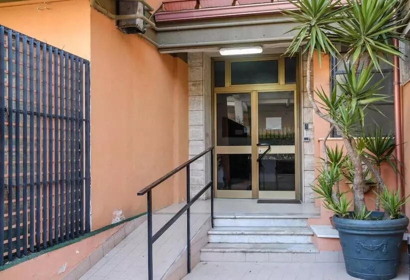 ホテル B&b Lamezia Airport