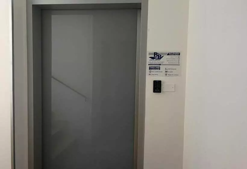 ホテル B&b Lamezia Airport