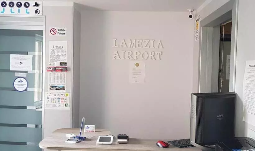 ホテル B&b Lamezia Airport