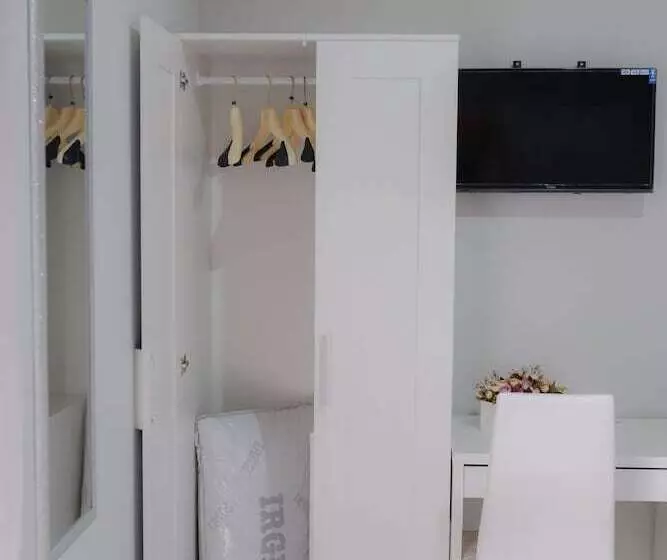 ホテル B&b Lamezia Airport