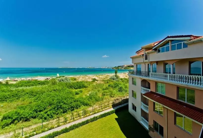 Hotelli Hacienda Beach Resort