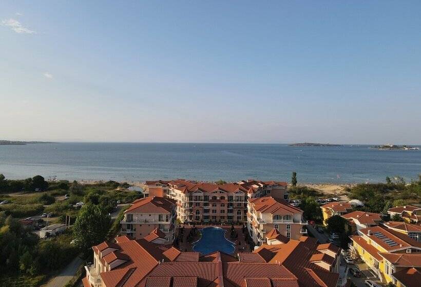 هتل Hacienda Beach Resort