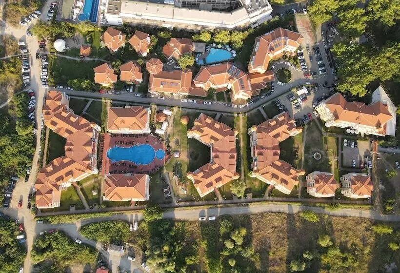 Hotelli Hacienda Beach Resort