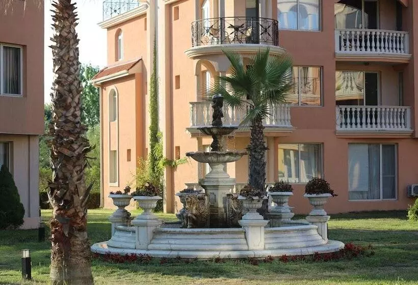 Hotelli Hacienda Beach Resort