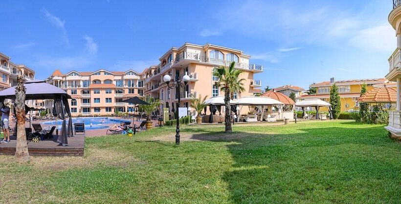 هتل Hacienda Beach Resort