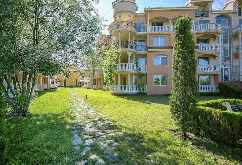 هتل Hacienda Beach Resort