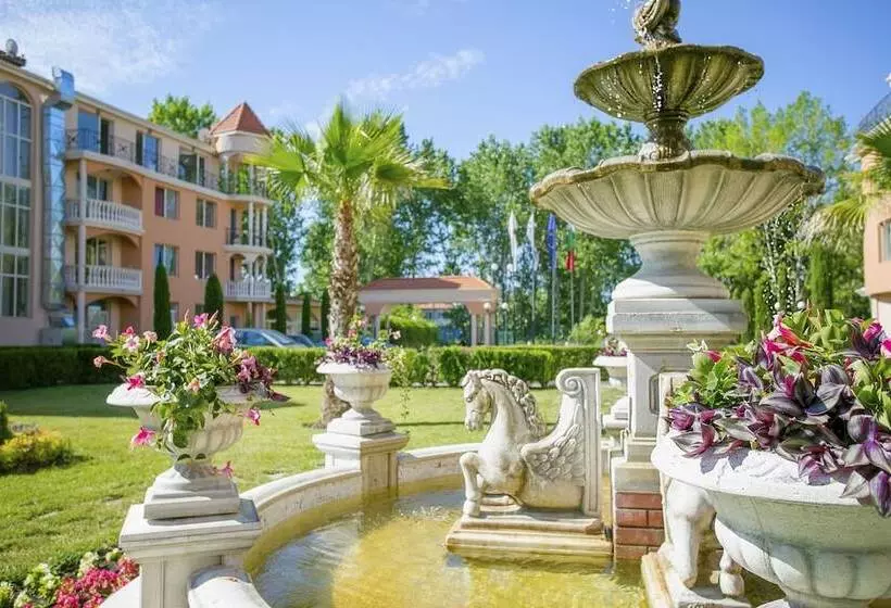 Hotelli Hacienda Beach Resort