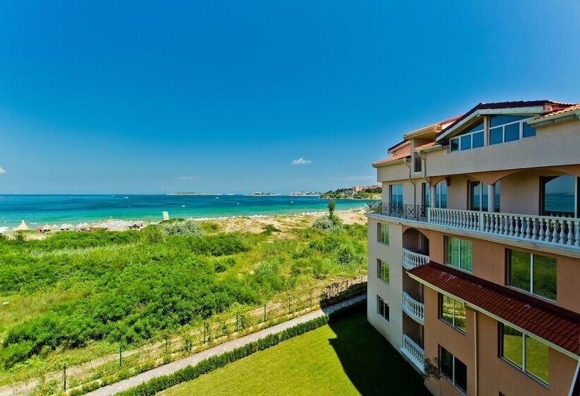 هتل Hacienda Beach Resort