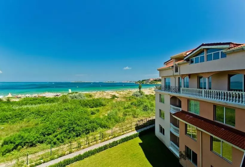 Hotelli Hacienda Beach Resort