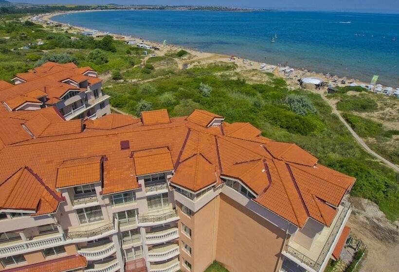 هتل Hacienda Beach Resort