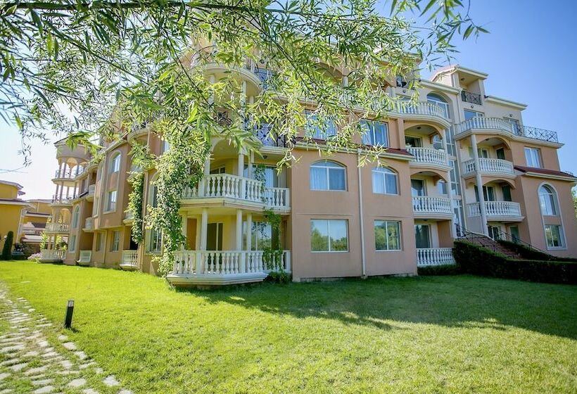 هتل Hacienda Beach Resort