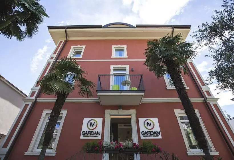 Hotelli Holiday Iv Gardan