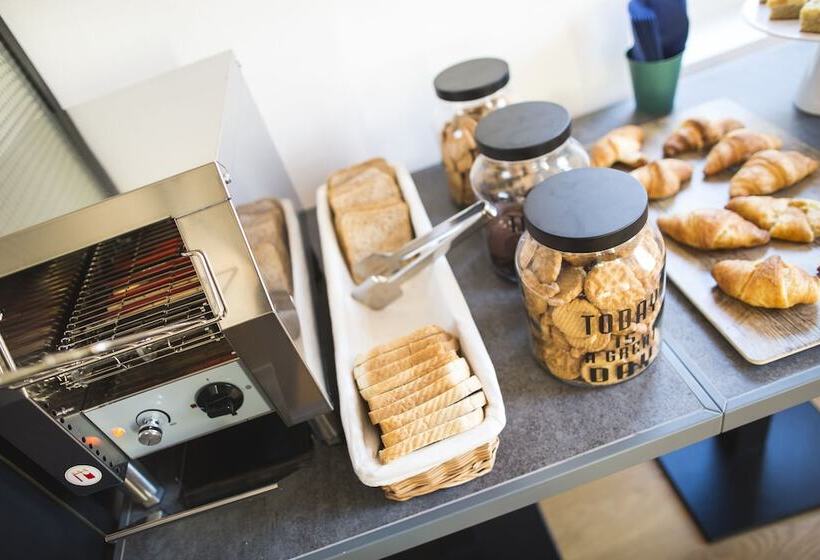 فندق Holiday Iv Gardan