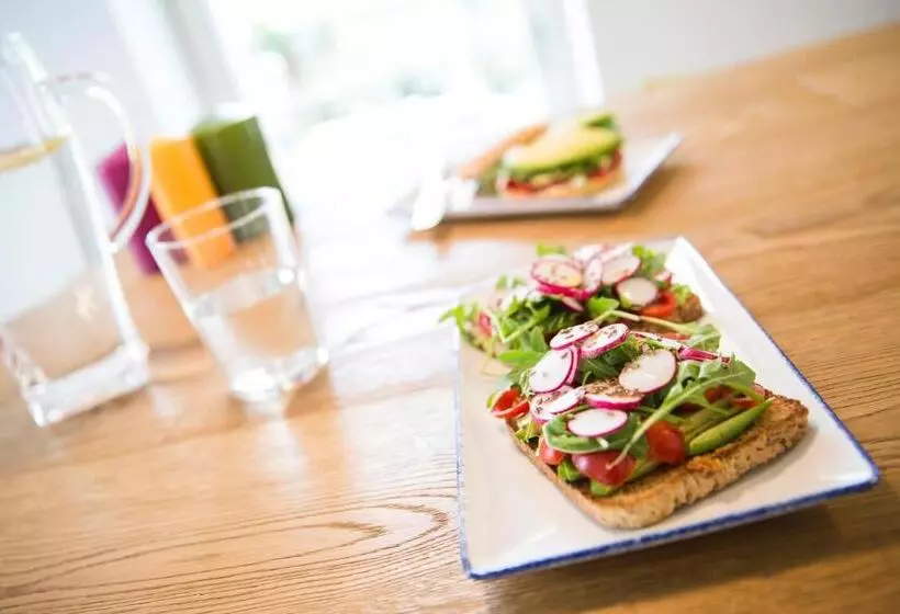 Hotelli Holiday Iv Gardan