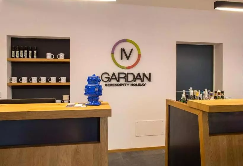 Hotelli Holiday Iv Gardan