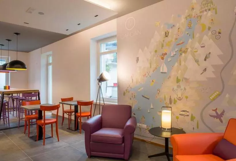 Hotelli Holiday Iv Gardan