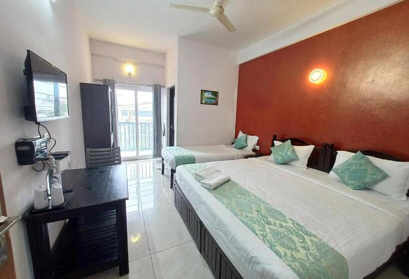 בית מלון כפרי Kurinji Wanderlust Resort Munnar