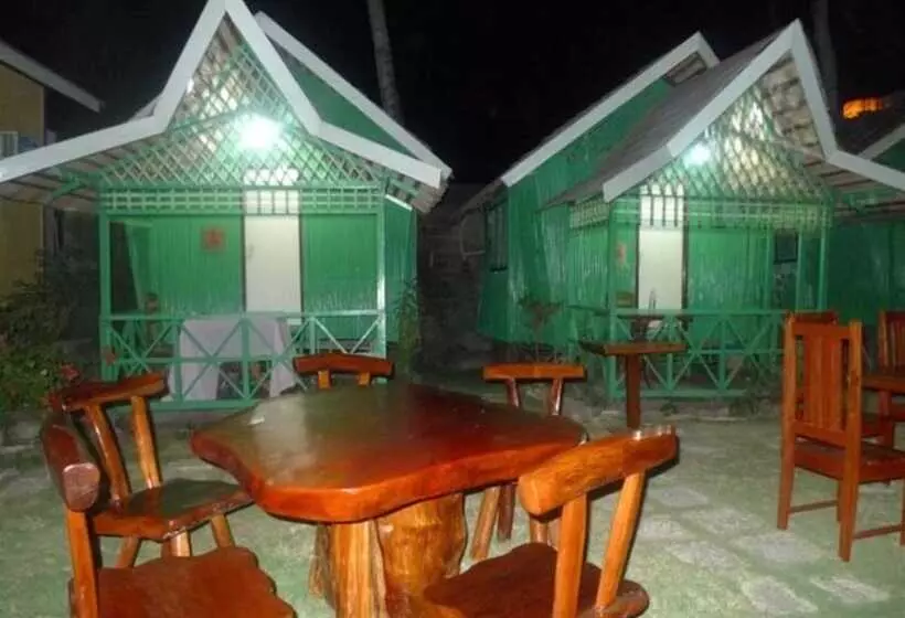 ホテル Pems Pension And Restaurant