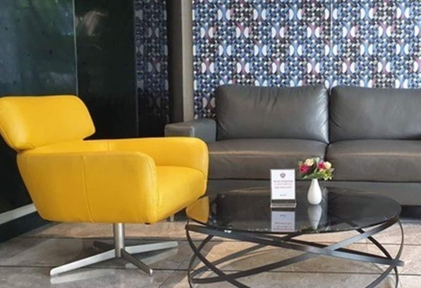 هتل Studio Ekamai