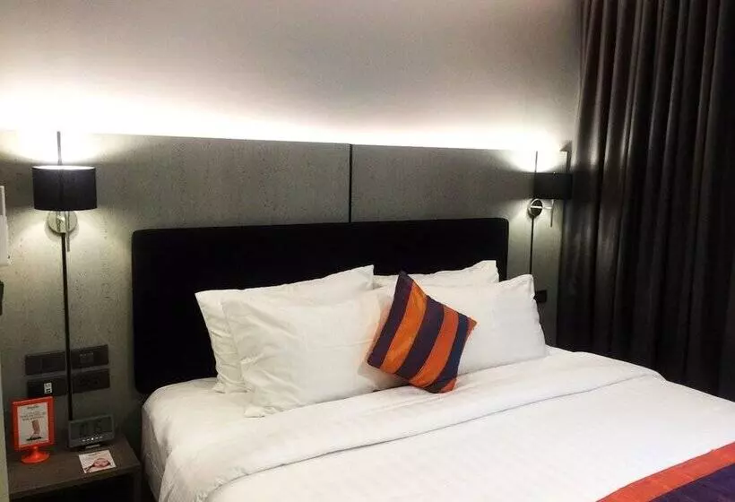 هتل Studio Ekamai