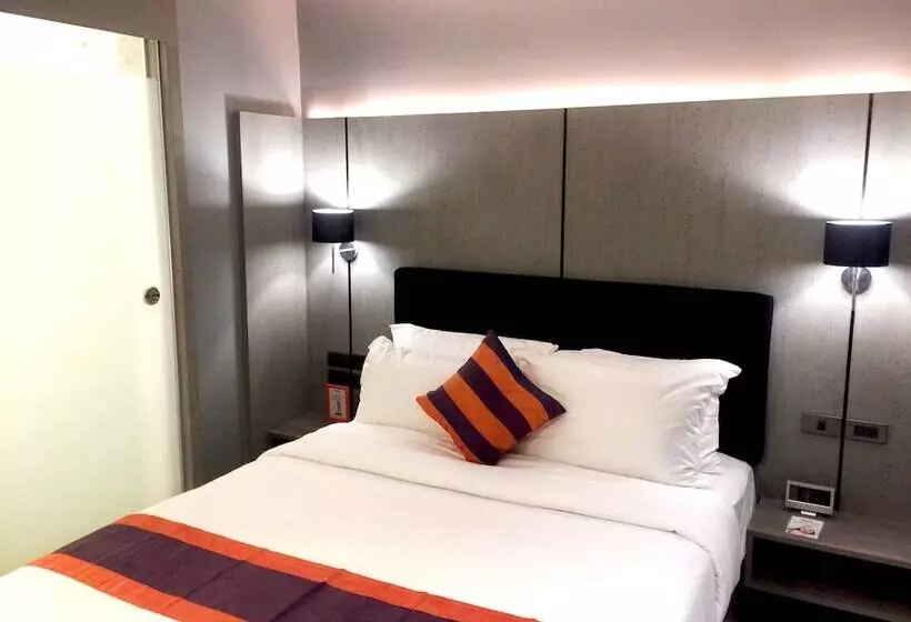 هتل Studio Ekamai