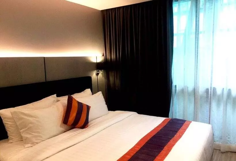 هتل Studio Ekamai