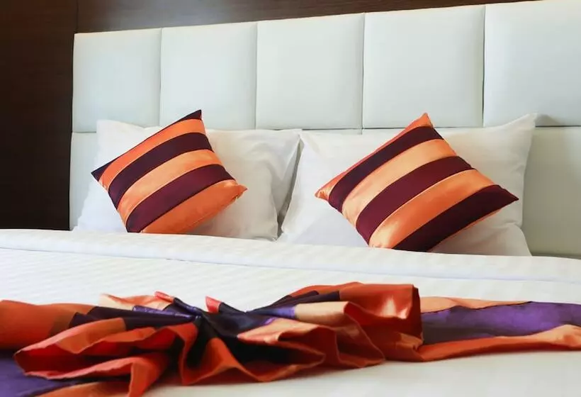 هتل Studio Ekamai