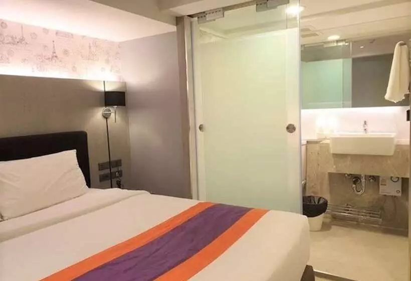 هتل Studio Ekamai