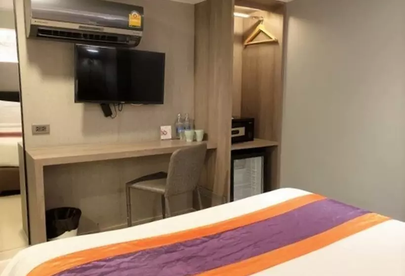 هتل Studio Ekamai