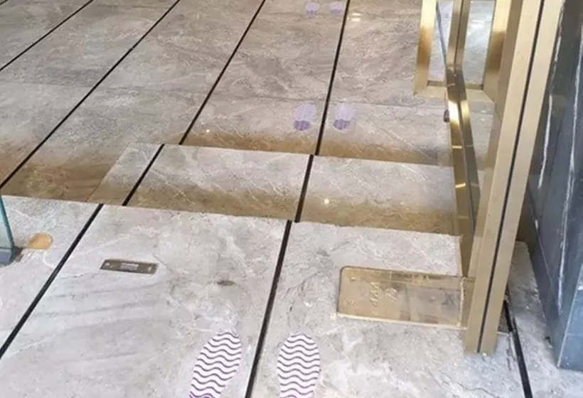 هتل Studio Ekamai