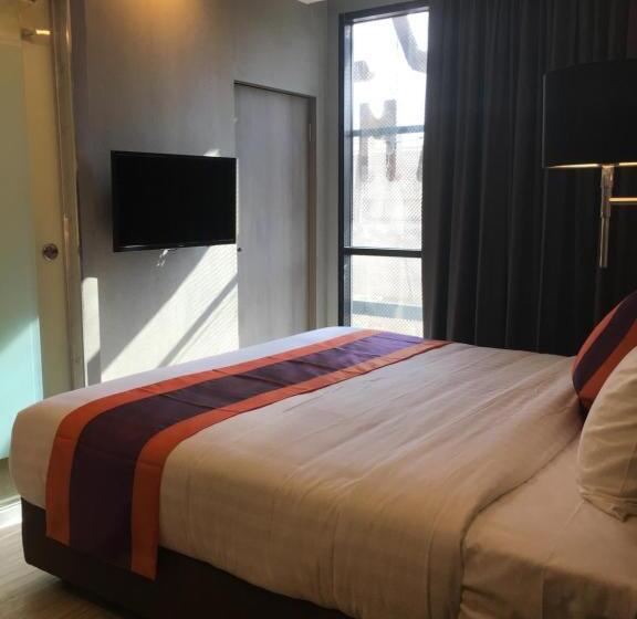 هتل Studio Ekamai