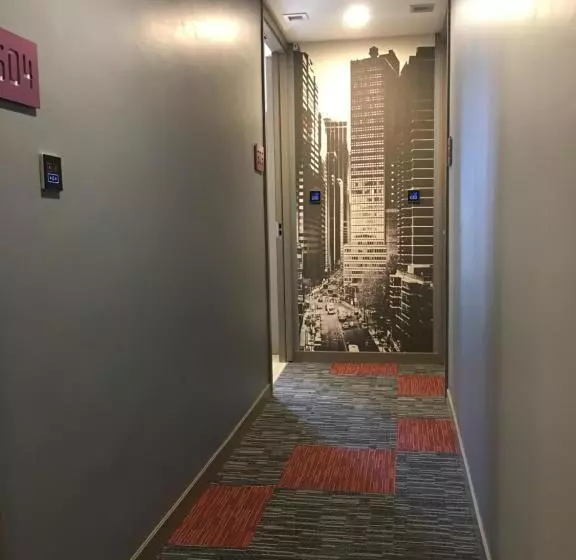 هتل Studio Ekamai